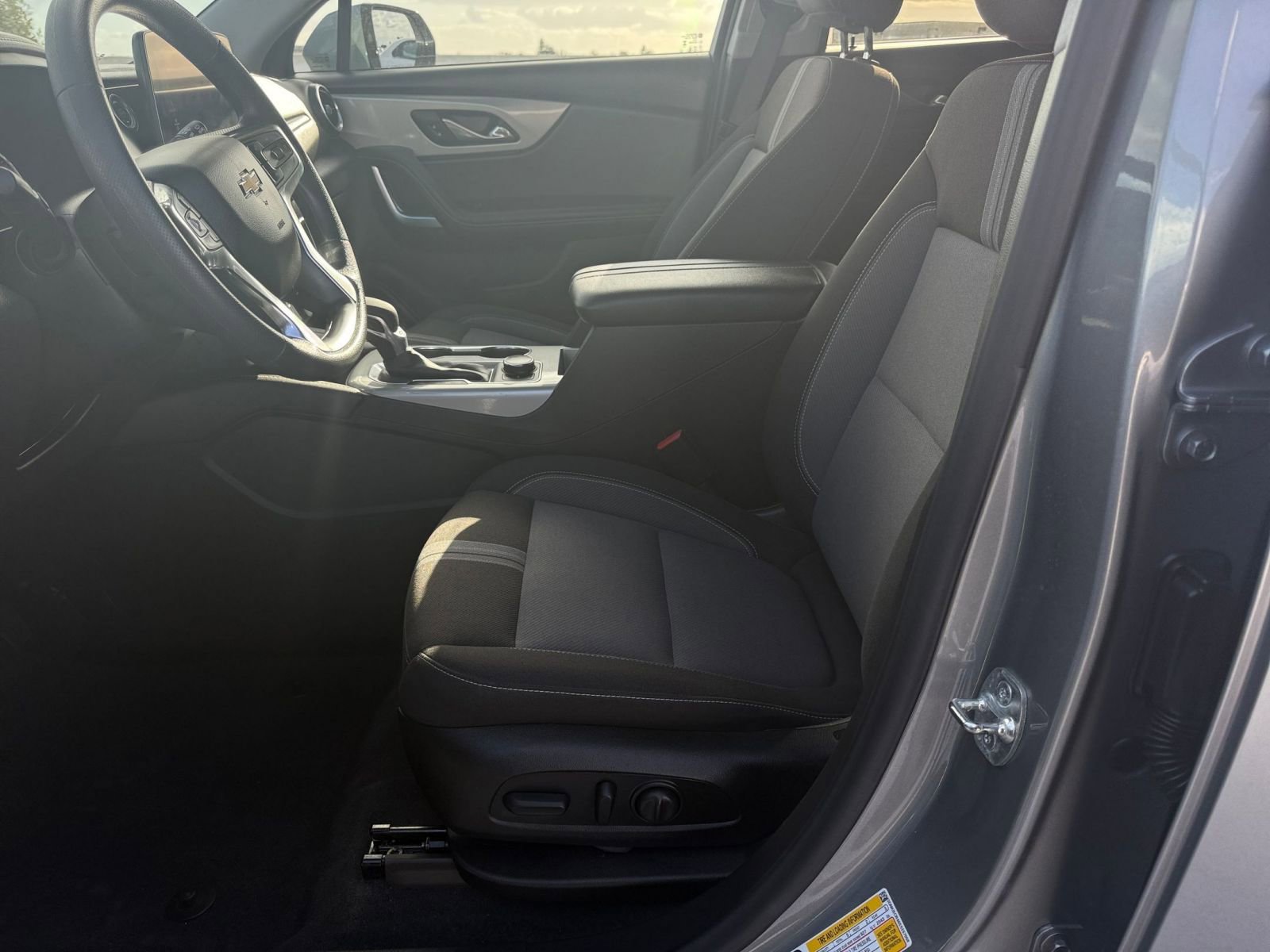 Used 2025 Chevrolet Blazer LT image 28