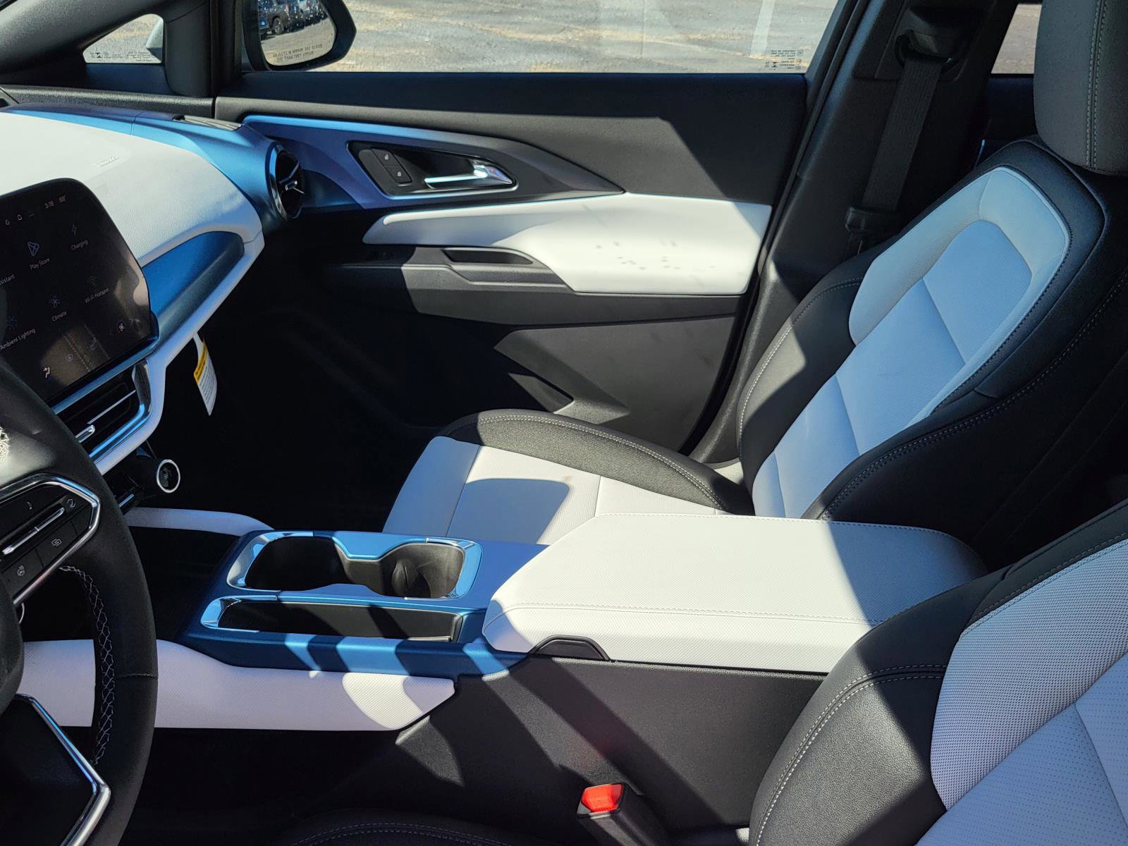 New 2026 Chevrolet Equinox EV LT image 19