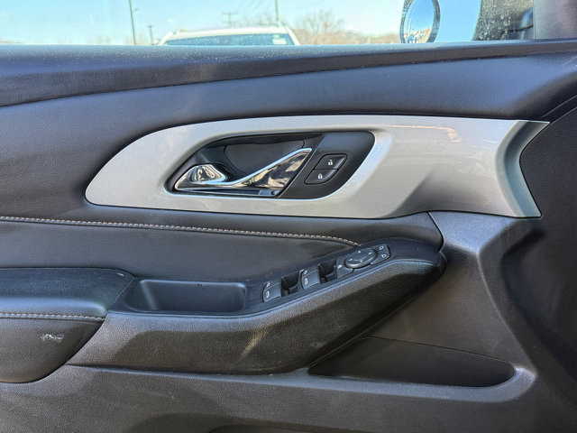 Used 2021 Chevrolet Traverse LS image 23