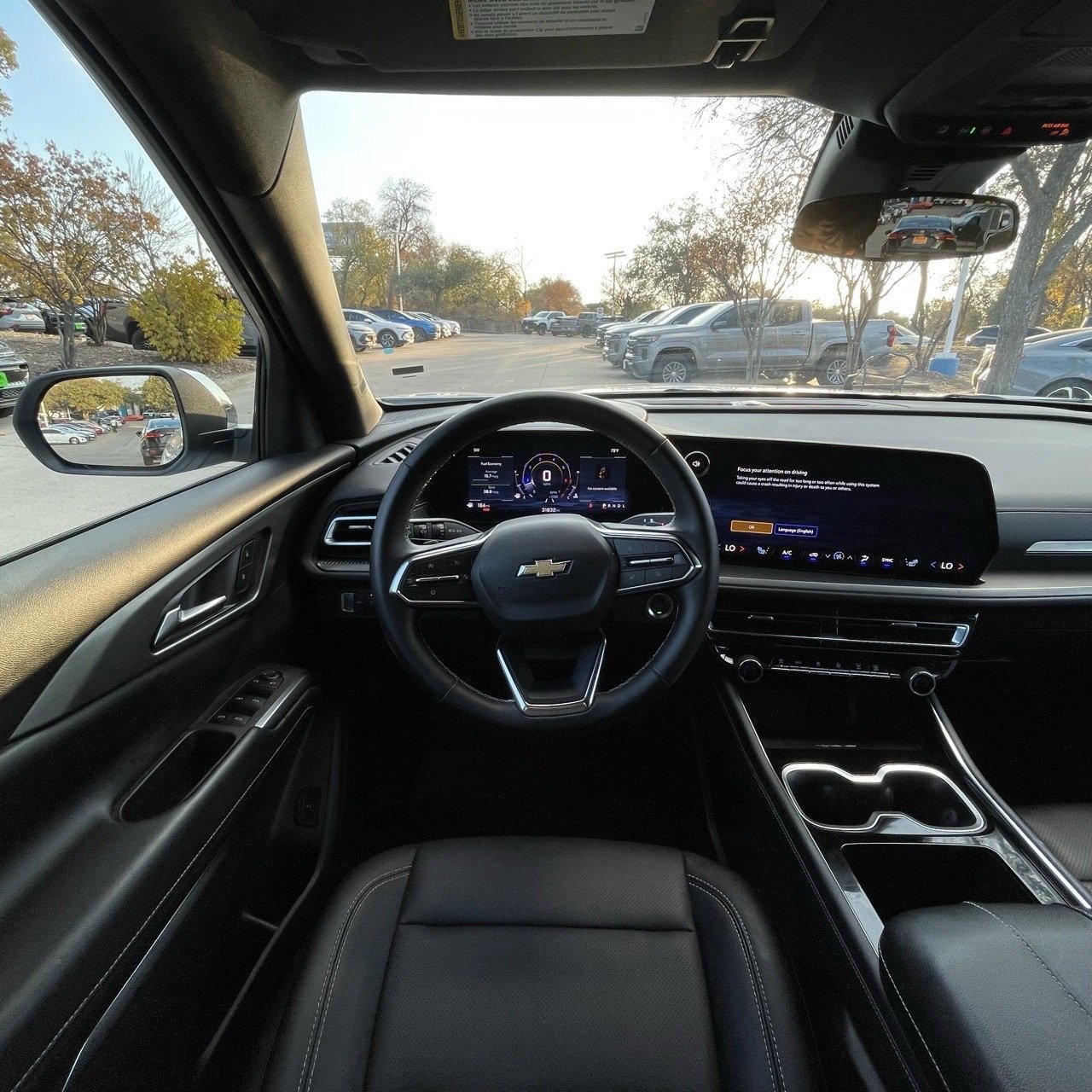 Used 2025 Chevrolet Traverse LT image 10