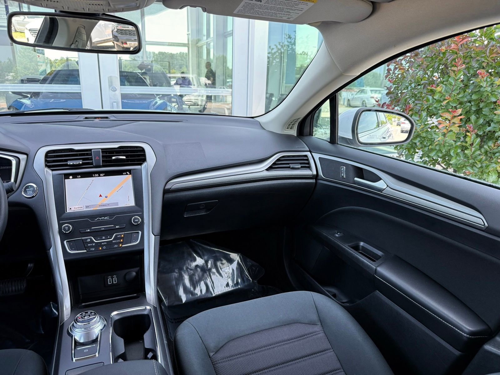 Used 2019 Ford Fusion SE FWD image 22