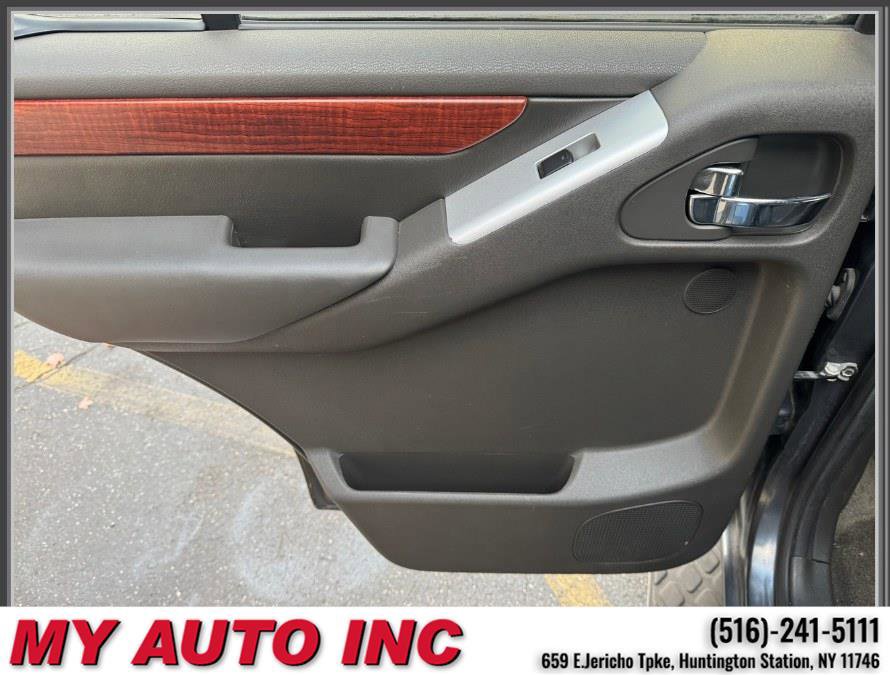 Used 2012 Nissan Pathfinder LE AWD/4WD image 36