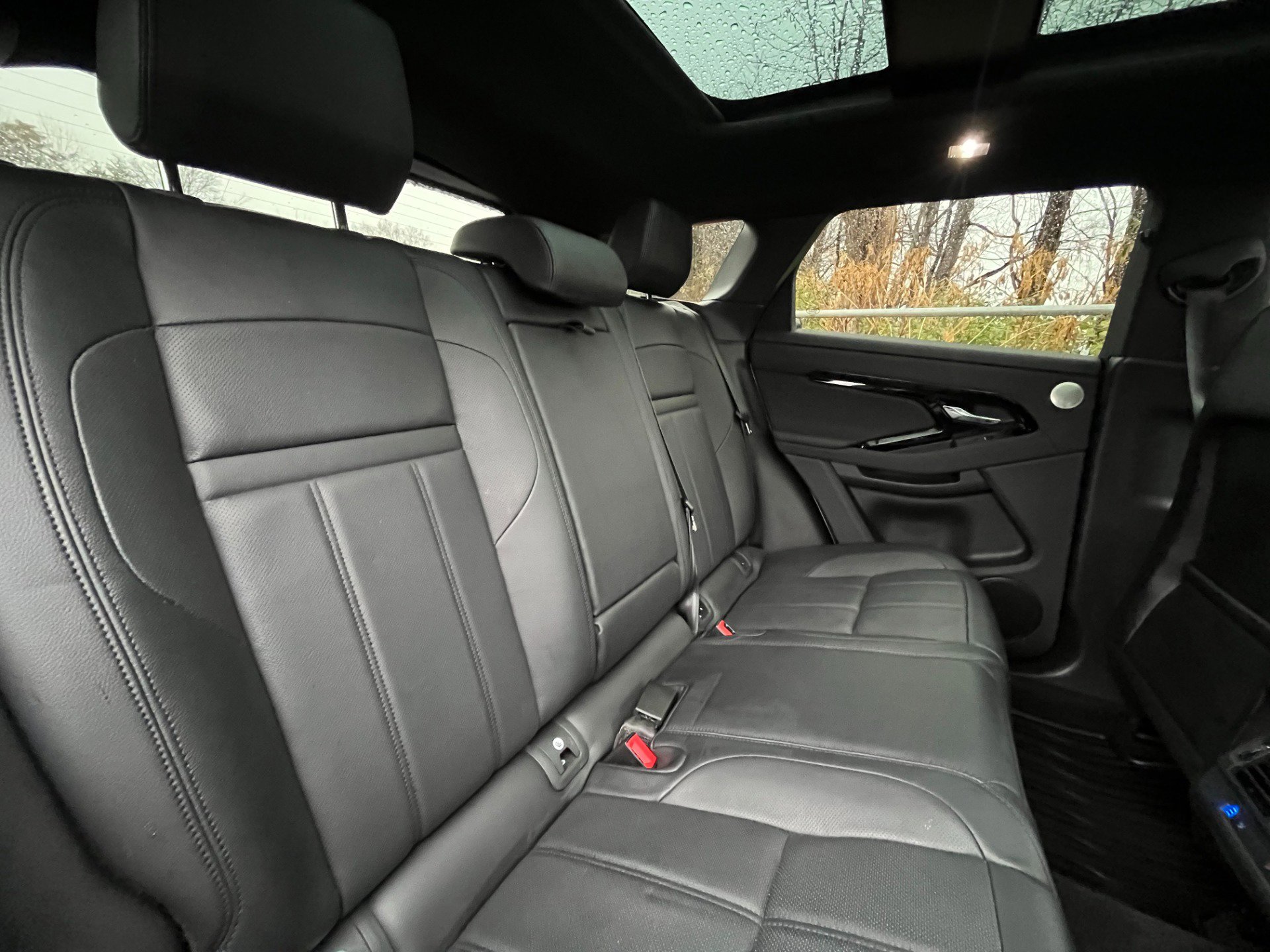 Used 2024 Land Rover Range Rover Evoque Dynamic SE image 40