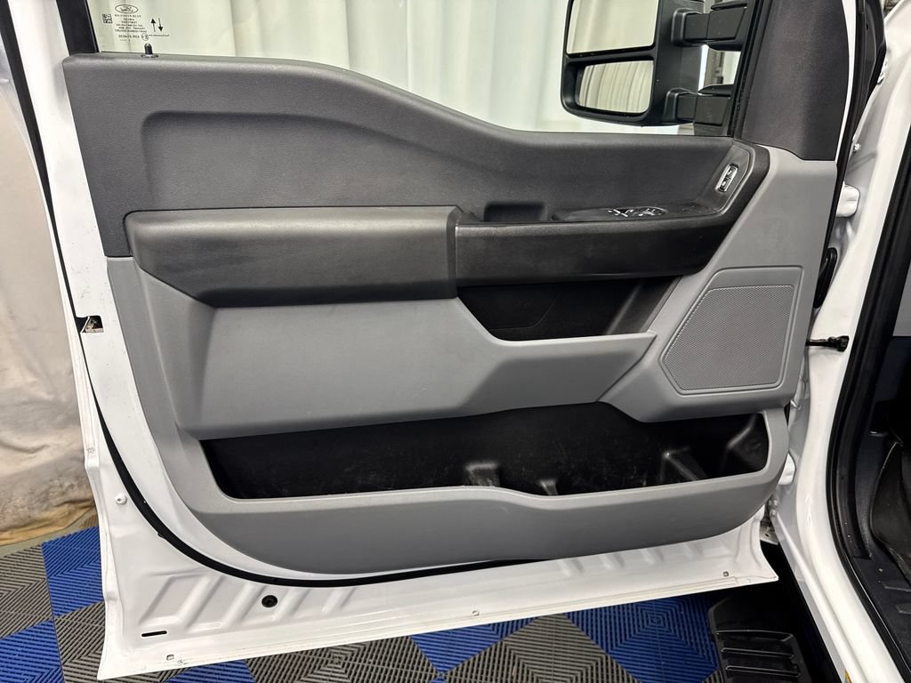 Used 2023 Ford F550 4x4 Regular Cab Super Duty image 10