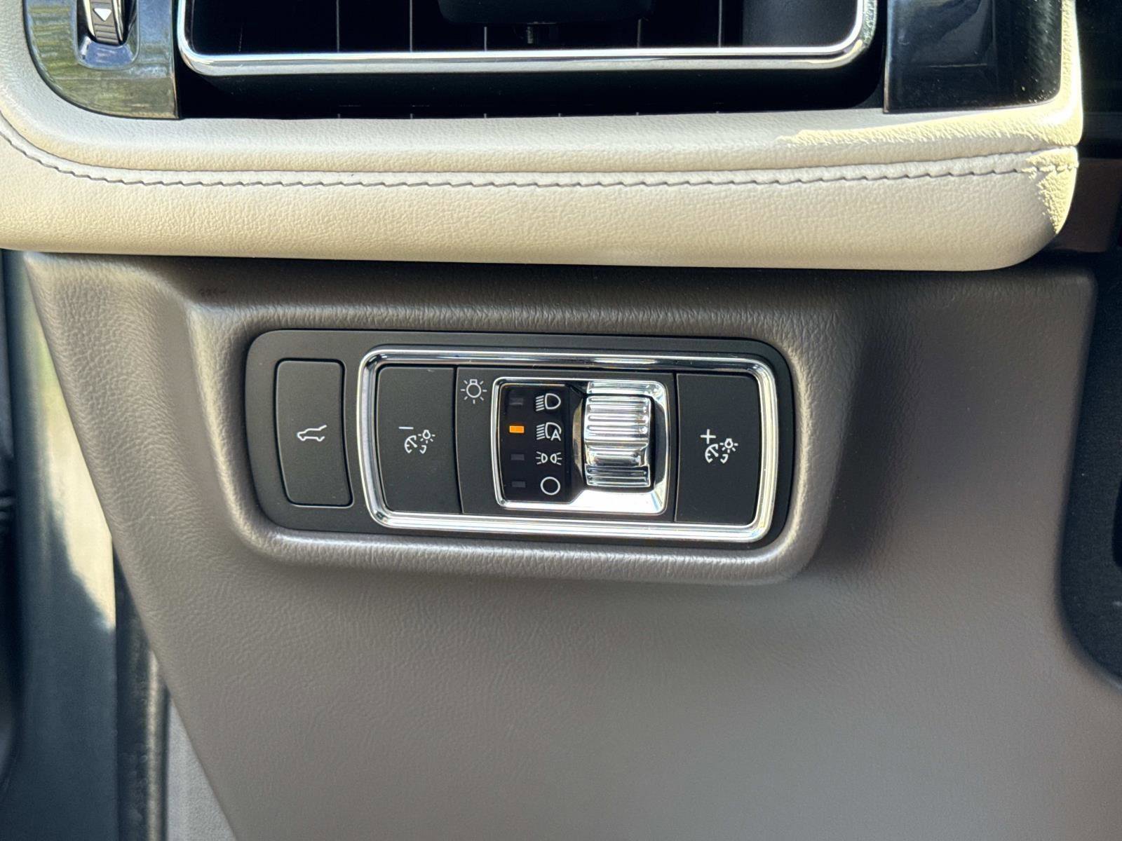 Used 2022 Lincoln Aviator Reserve w/ Equipment Group 201A image 31