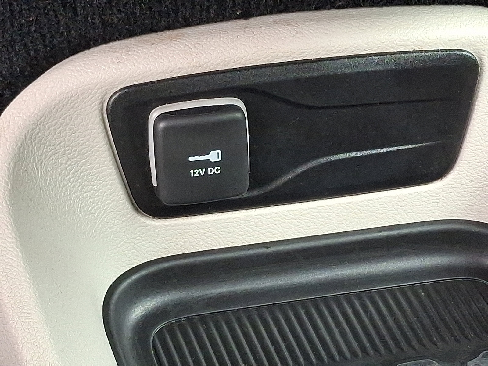 Used 2024 Chrysler Pacifica Touring-L image 25