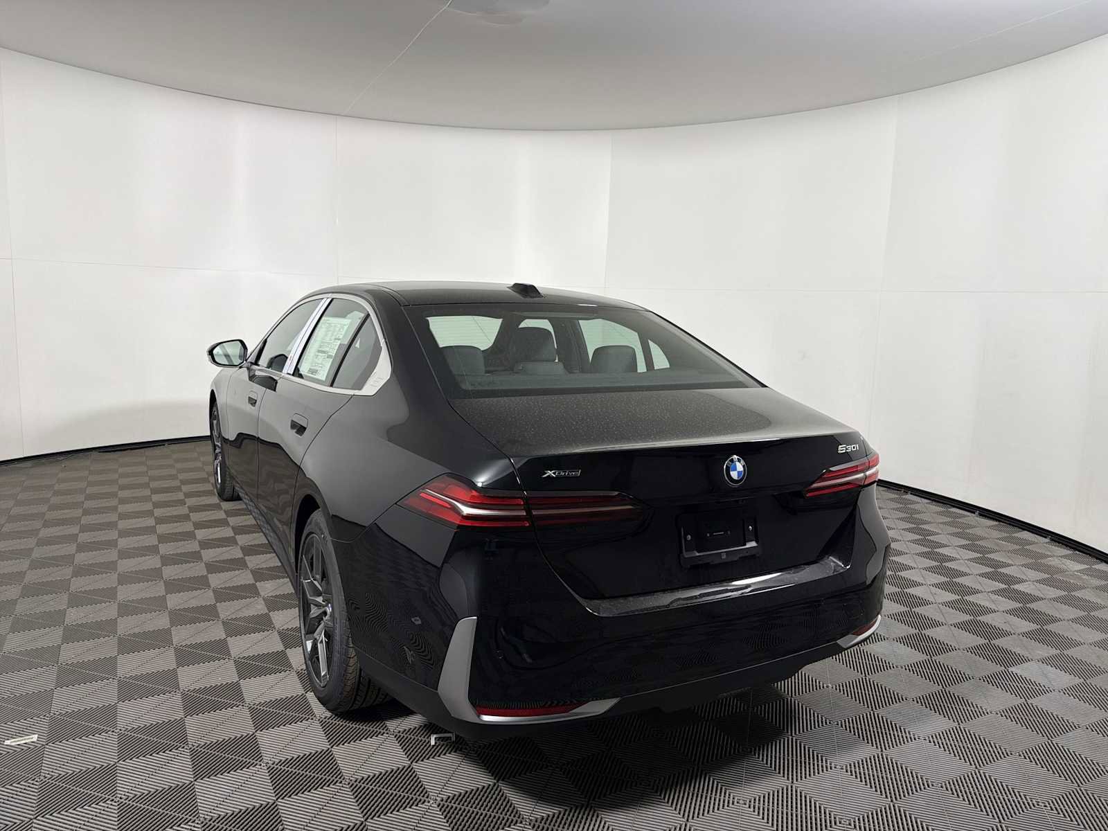 New 2026 BMW 530i xDrive AWD/4WD image 3