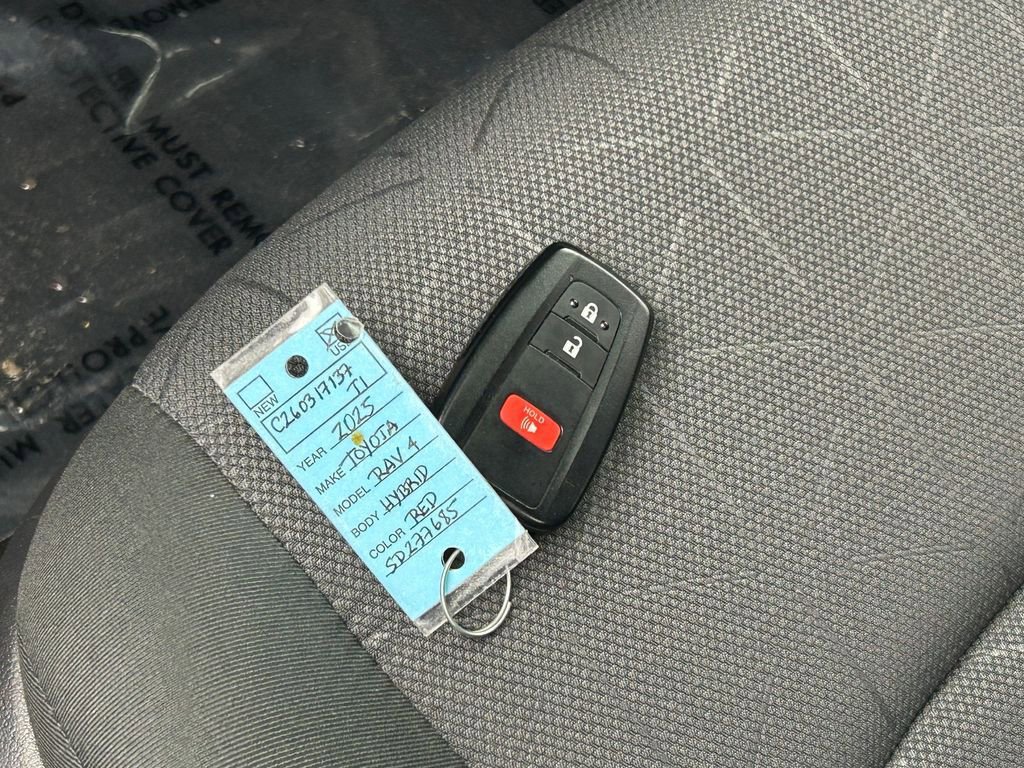 Used 2025 Toyota RAV4 XLE image 44