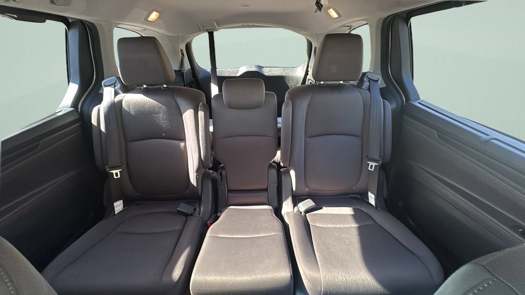 Used 2018 Honda Odyssey EX image 10