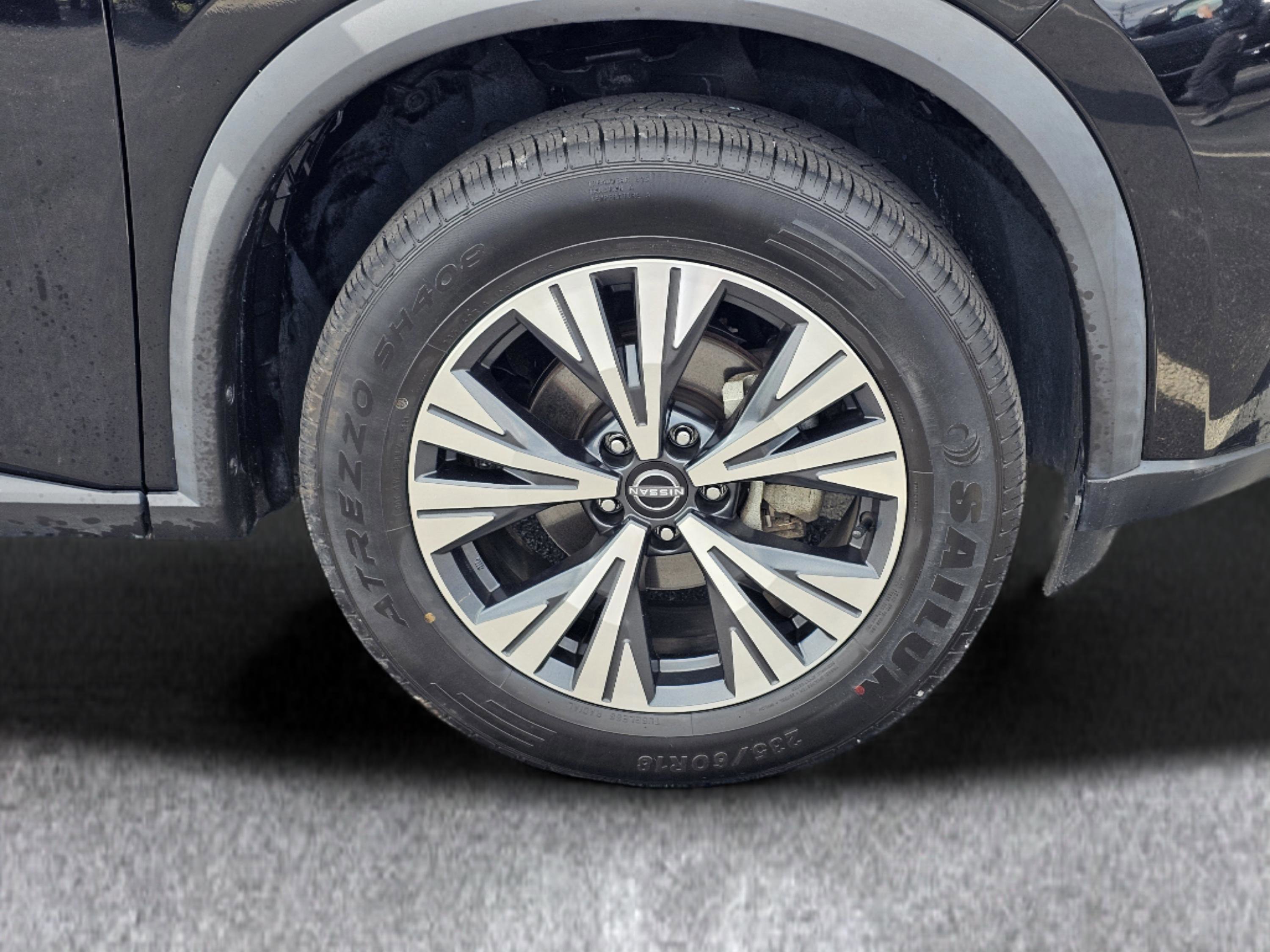 Used 2023 Nissan Rogue SV image 6