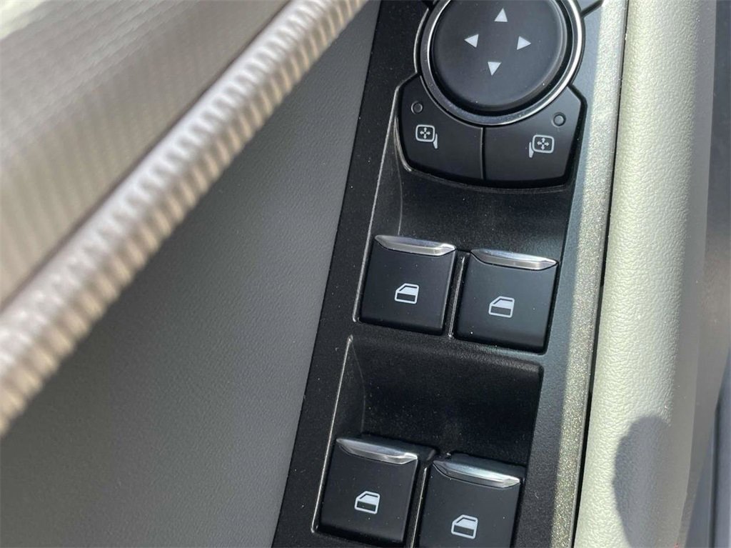 New 2025 Ford Explorer Active image 16