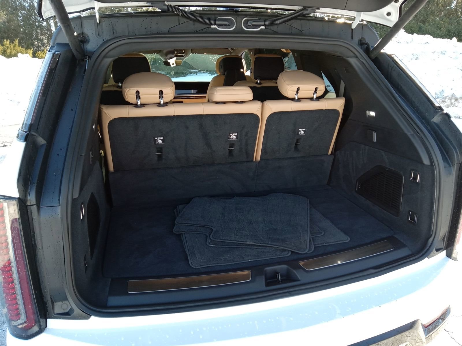 Certified 2025 Cadillac Escalade IQ Sport 2 w/ LPO, ONYX Package image 27