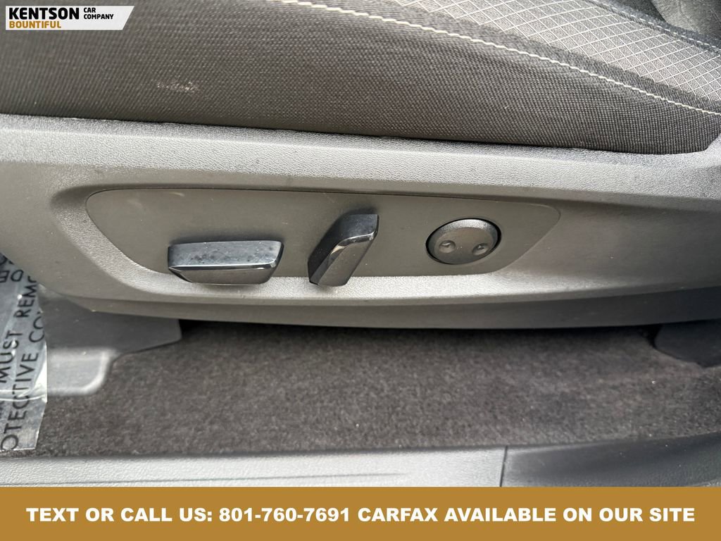 Used 2025 Nissan Pathfinder SV image 33