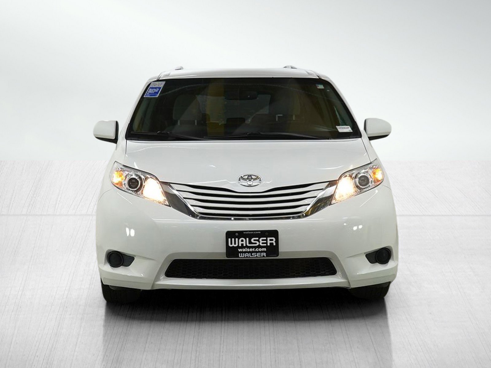 Used 2017 Toyota Sienna LE image 9