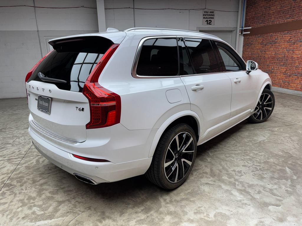 Used 2021 Volvo XC90 T6 Momentum w/ Climate Package AWD/4WD image 6