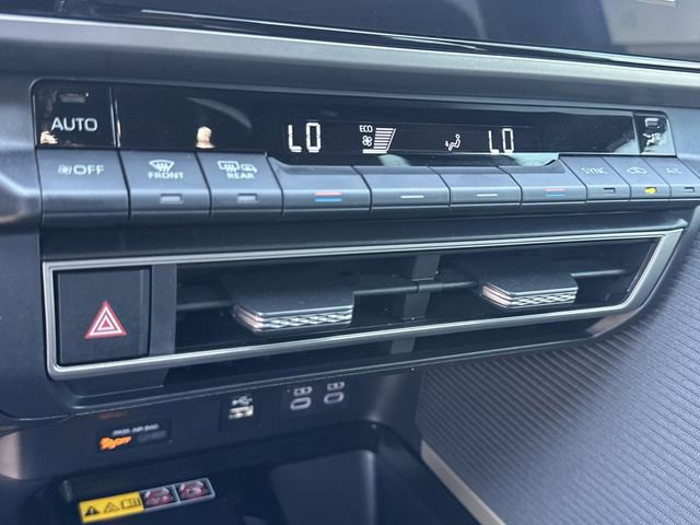 Certified 2025 Toyota Camry SE image 21