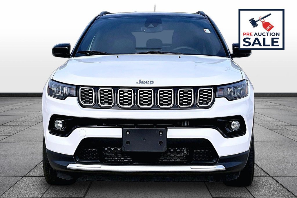 Used 2025 Jeep Compass Limited AWD/4WD image 3