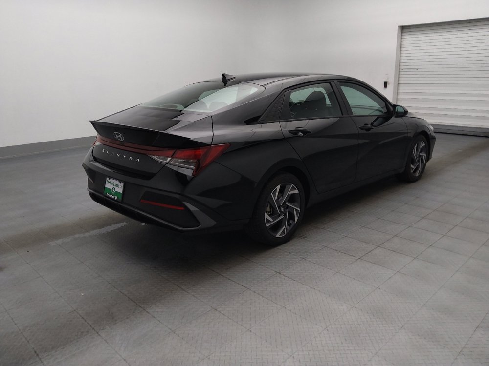 Used 2025 Hyundai Elantra Sport FWD image 10