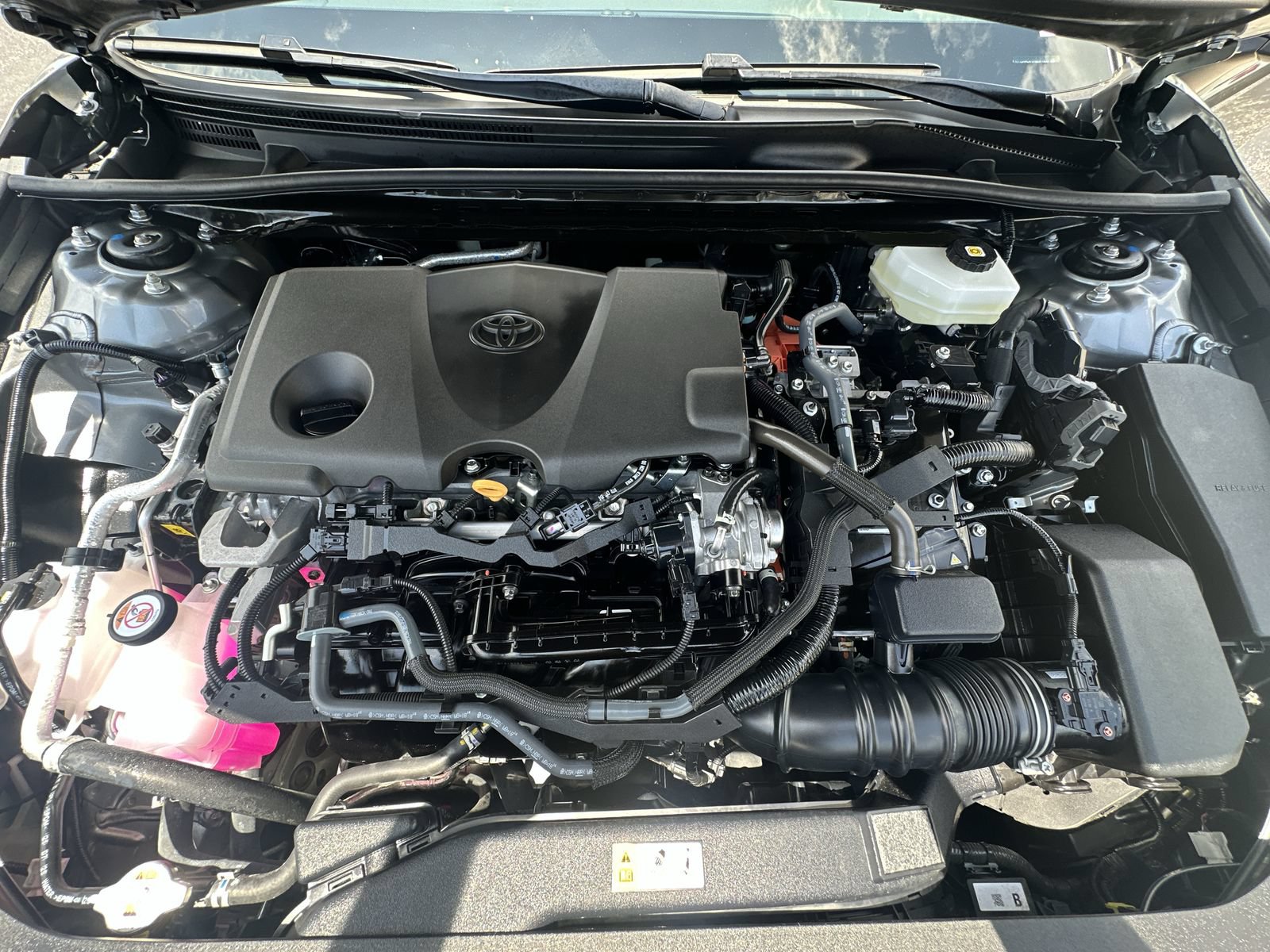 Used 2026 Toyota Camry SE w/ Multimedia Upgrade Package FWD image 33