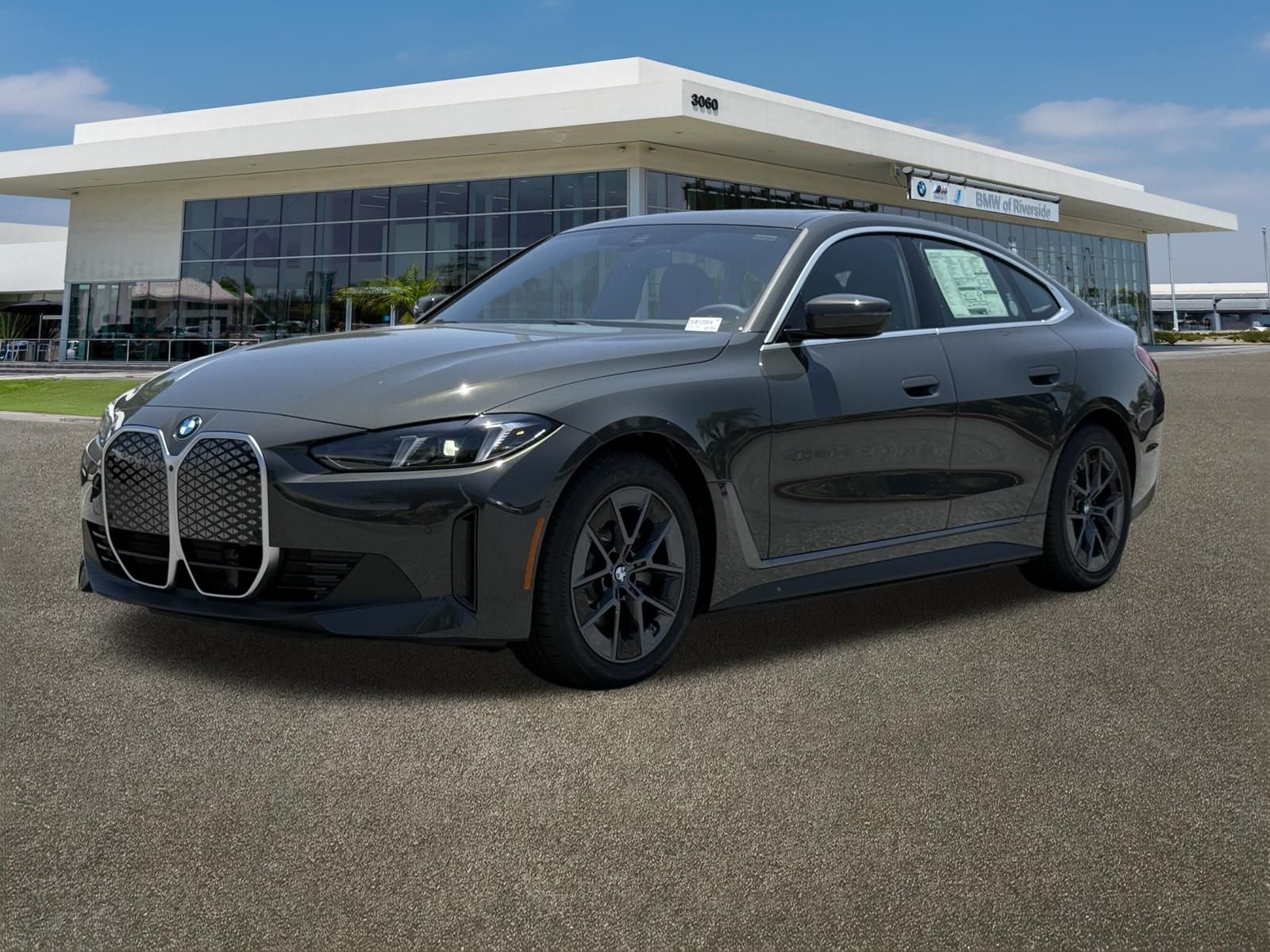 New 2026 BMW i4 eDrive40 w/ Parking Assistance Package RWD image 4