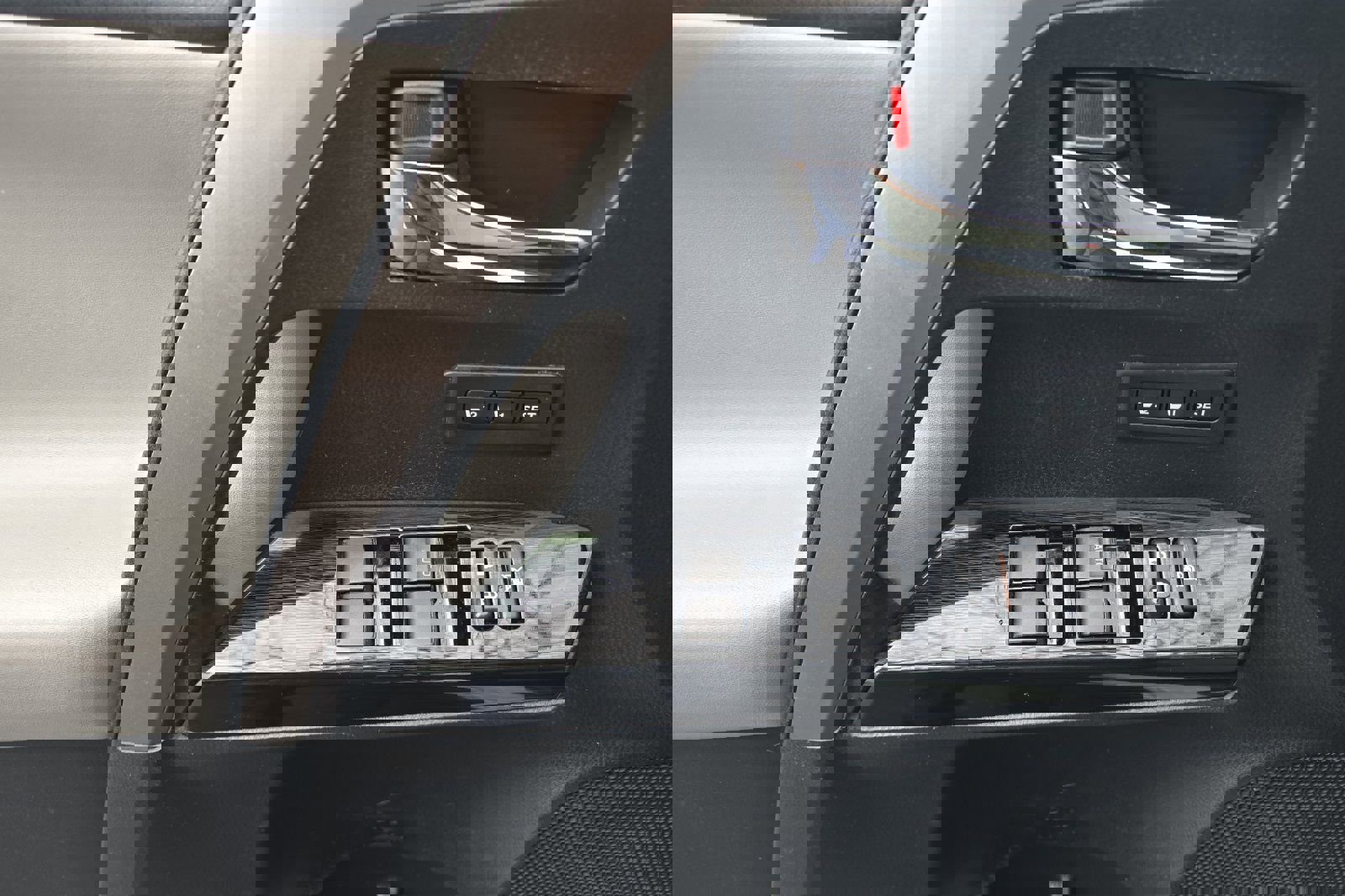 Used 2017 Toyota RAV4 Limited w/ Advanced Technology Package AWD/4WD image 11