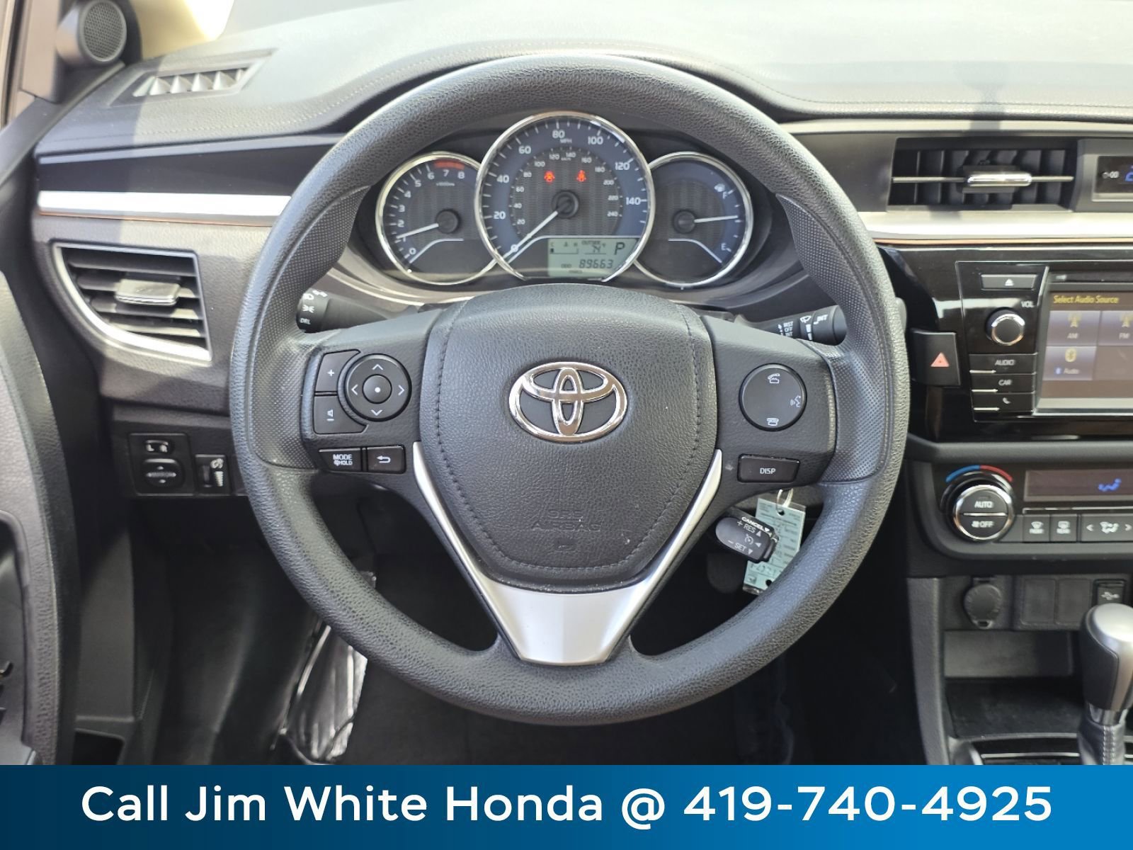 Used 2016 Toyota Corolla LE FWD image 25