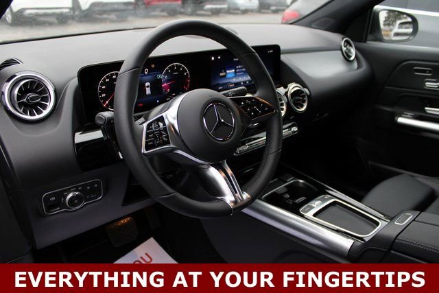 New 2025 Mercedes-Benz GLA 250 4MATIC image 13