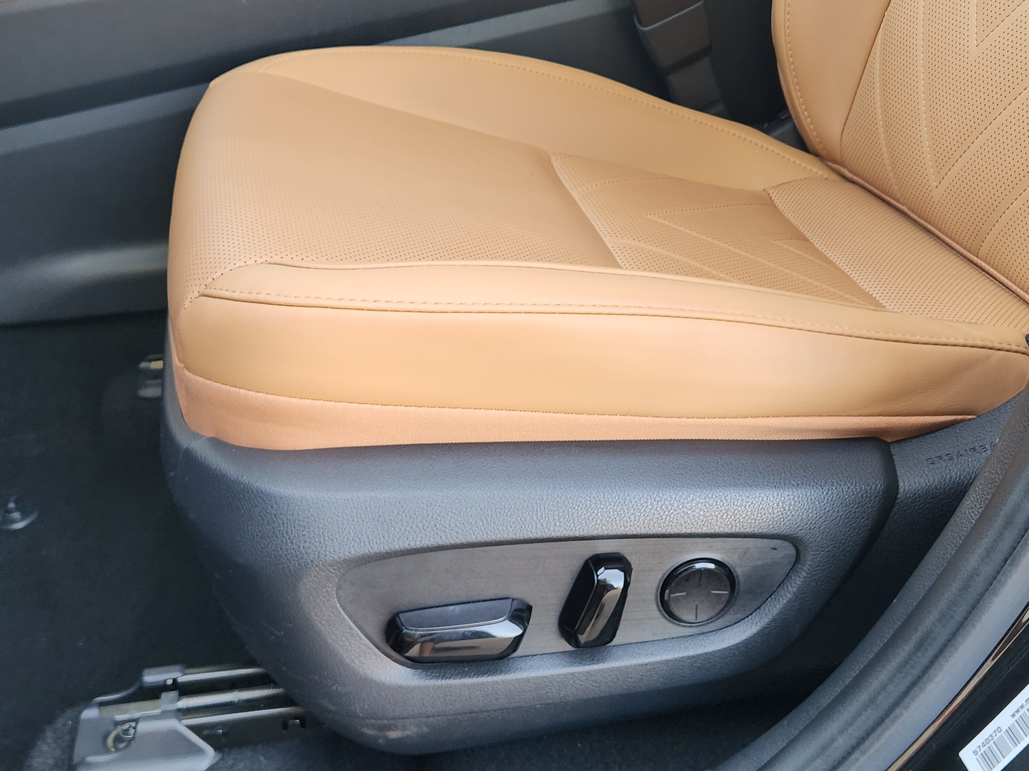 Certified 2022 Lexus NX 350h AWD w/ Vision Package image 19