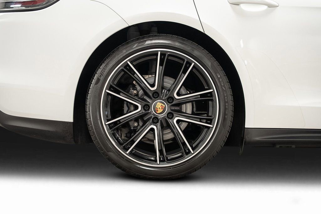 Used 2023 Porsche Panamera Platinum Edition image 27