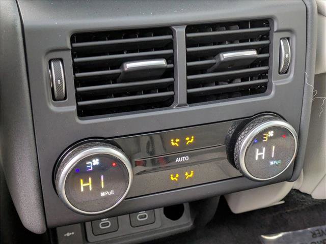 Certified 2025 Land Rover Discovery S image 18