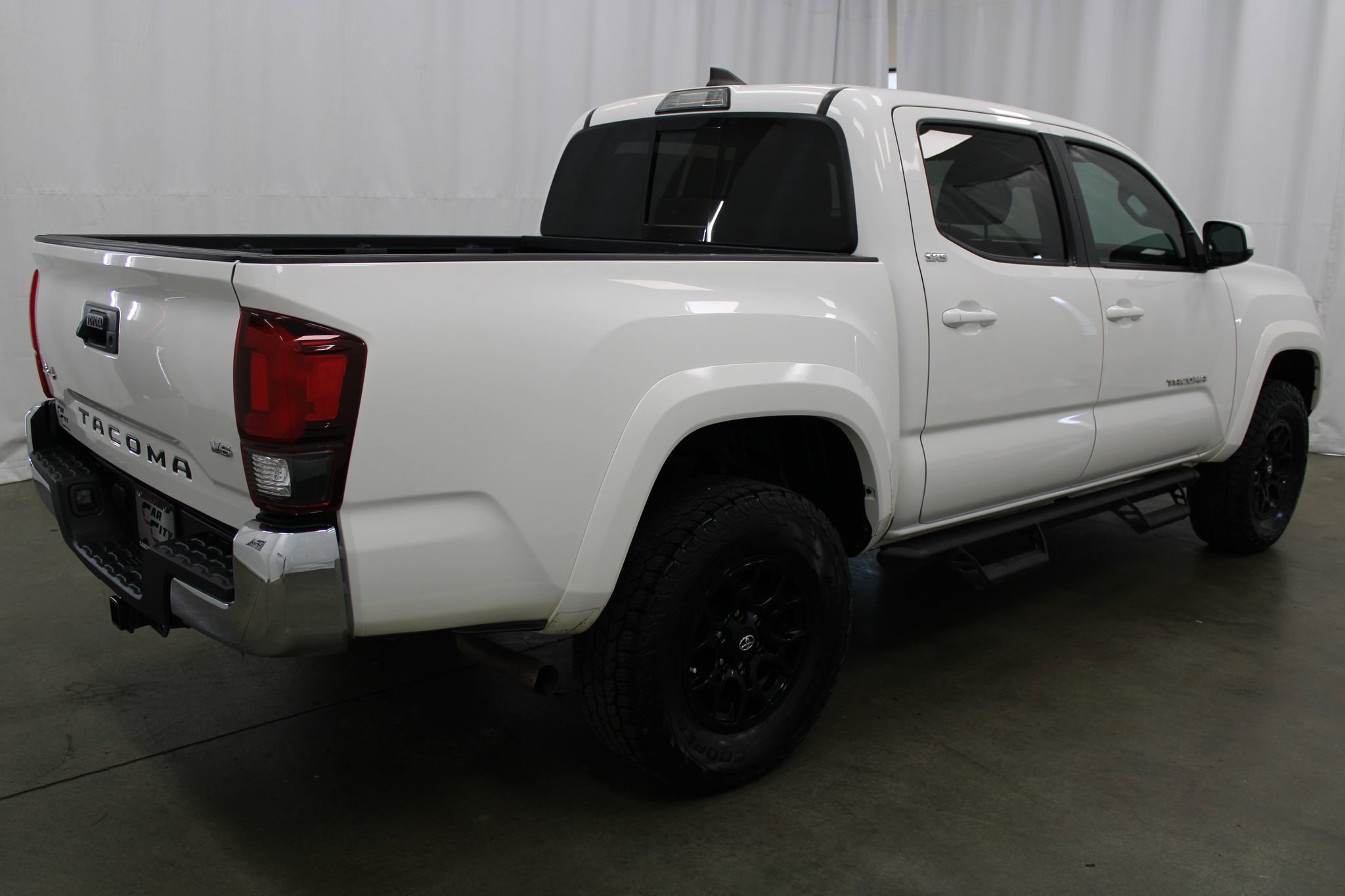 Used 2019 Toyota Tacoma SR5 AWD/4WD image 5