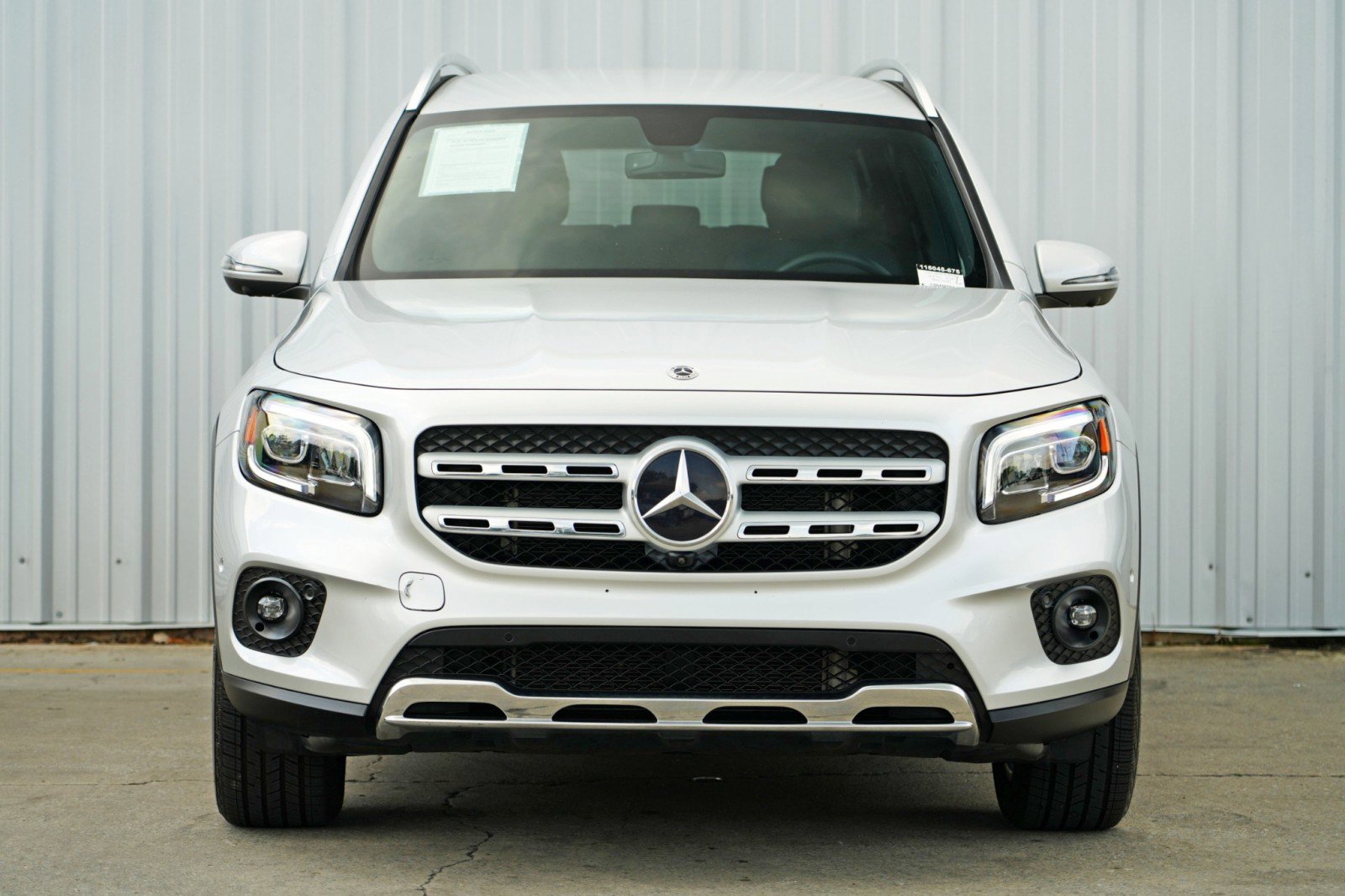 Used 2021 Mercedes-Benz GLB 250 4MATIC w/ Premium Package image 6