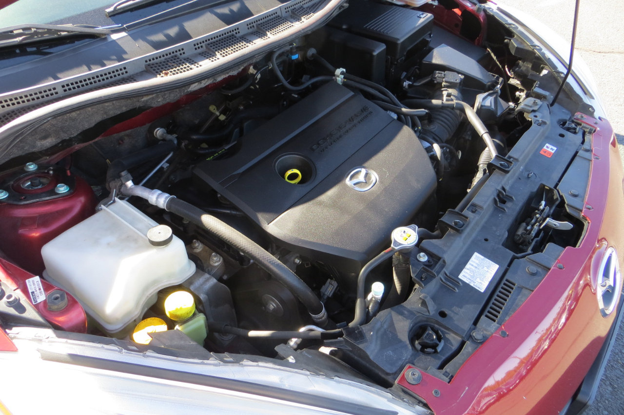 Used 2012 MAZDA MAZDA5 Sport image 19