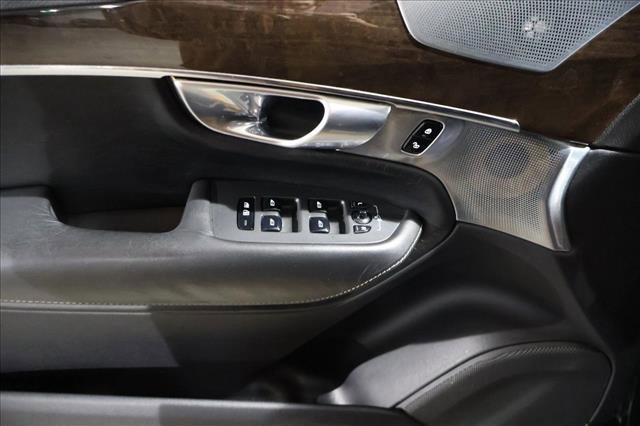 Used 2017 Volvo XC90 T6 Momentum w/ Vision Package image 10