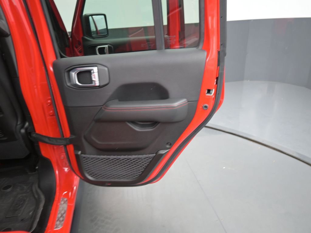 Used 2024 Jeep Gladiator Rubicon AWD/4WD image 16