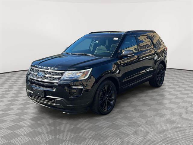 Used 2019 Ford Explorer XLT w/ Equipment Group 202A AWD/4WD image 3