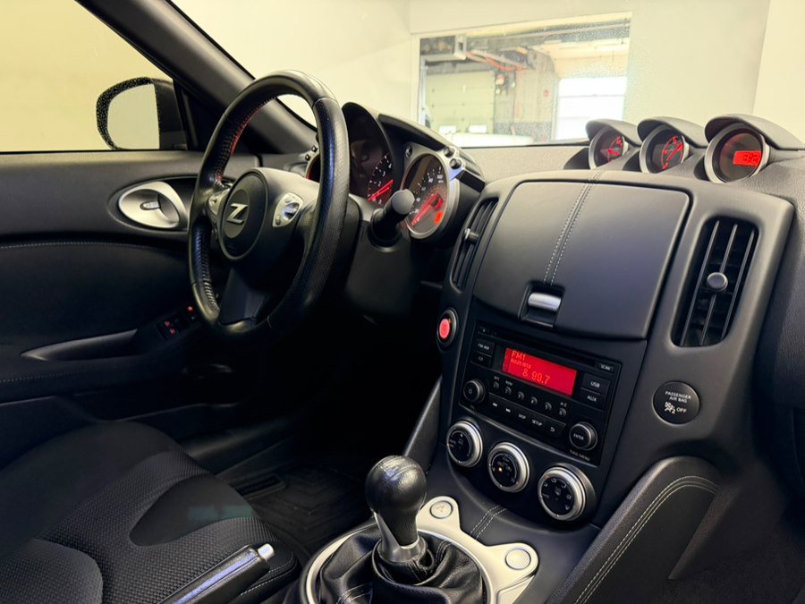 Used 2016 Nissan 370Z Touring Sport image 36