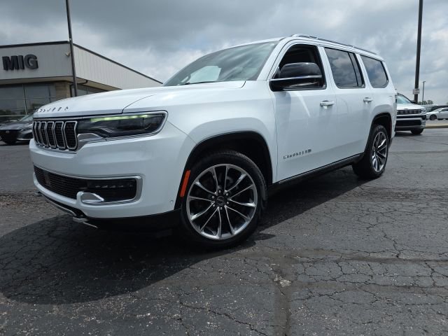 Used 2024 Jeep Wagoneer Series III w/ Premium Group I AWD/4WD image 2