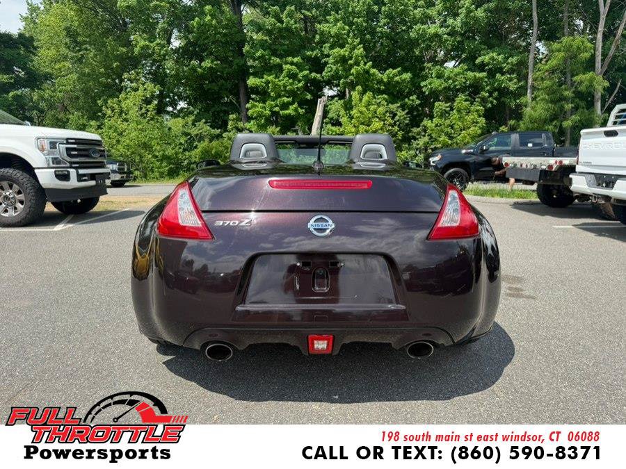 Used 2010 Nissan 370Z Touring RWD image 7