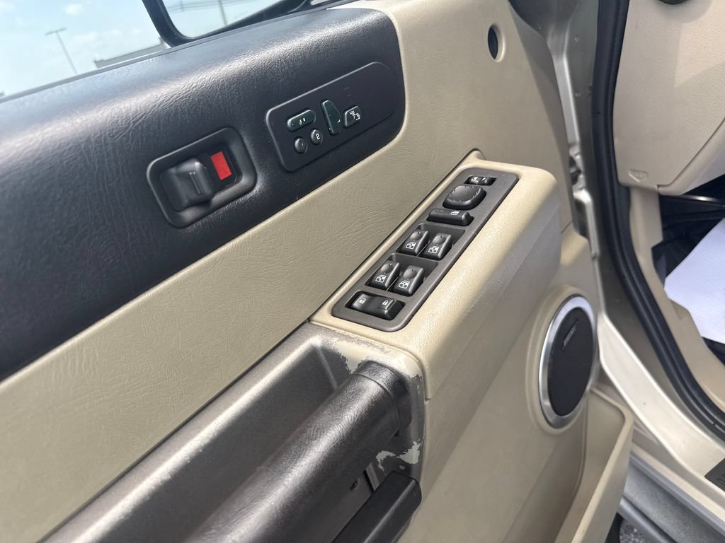 Used 2003 HUMMER H2 w/ Preferred Equipment Group AWD/4WD image 14