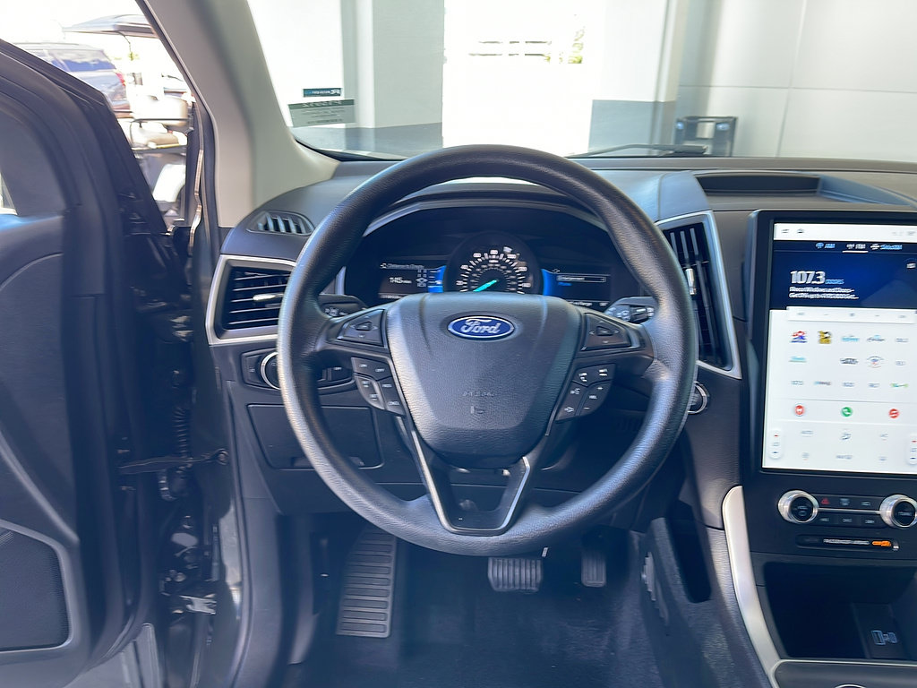 Certified 2024 Ford Edge SE w/ Black Appearance Package AWD/4WD image 30