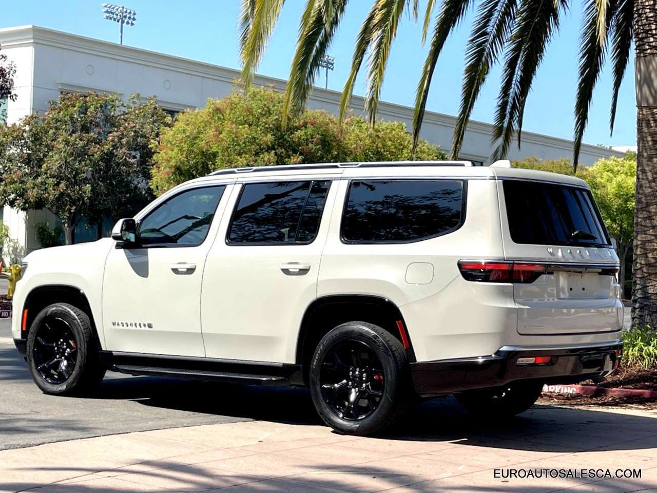 Used 2022 Jeep Wagoneer Series II image 5