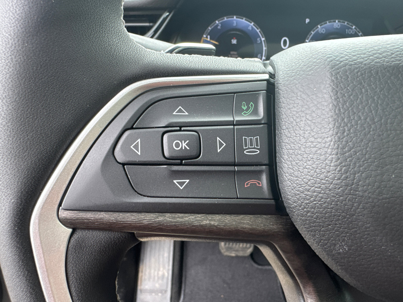 New 2026 Jeep Grand Cherokee Altitude AWD/4WD image 33