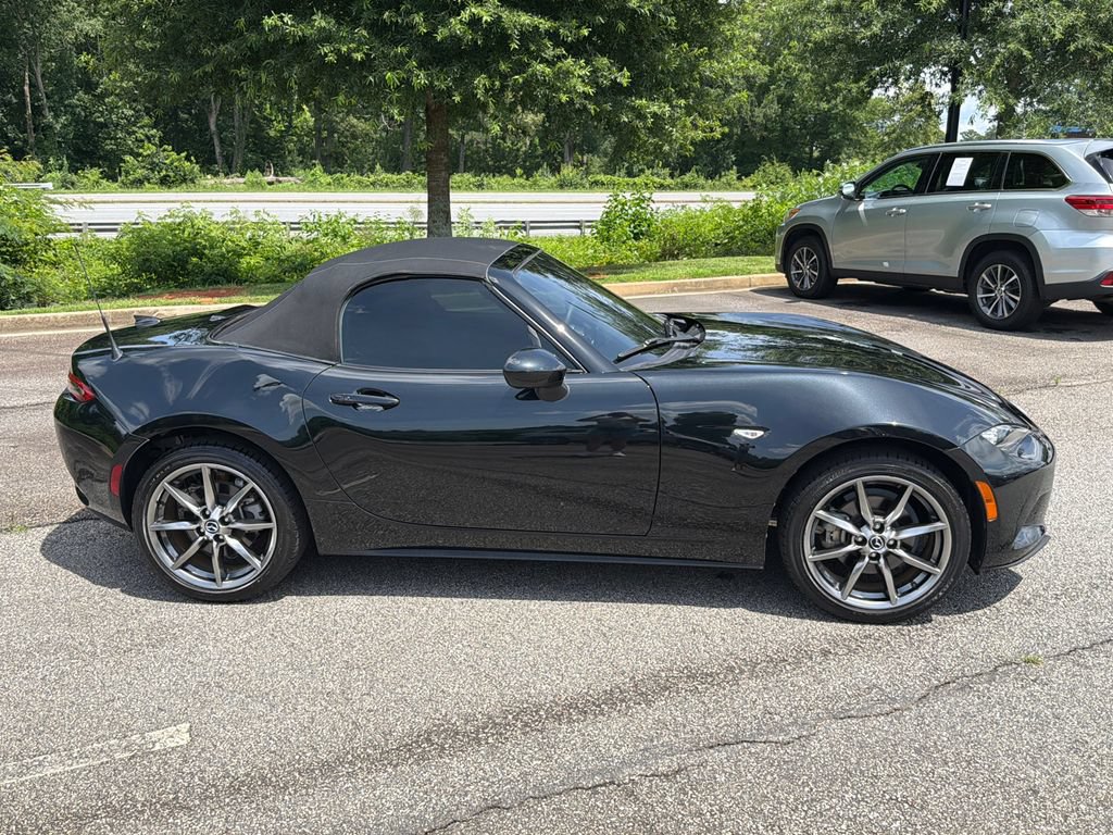 Used 2021 MAZDA MX-5 Miata Grand Touring RWD image 8