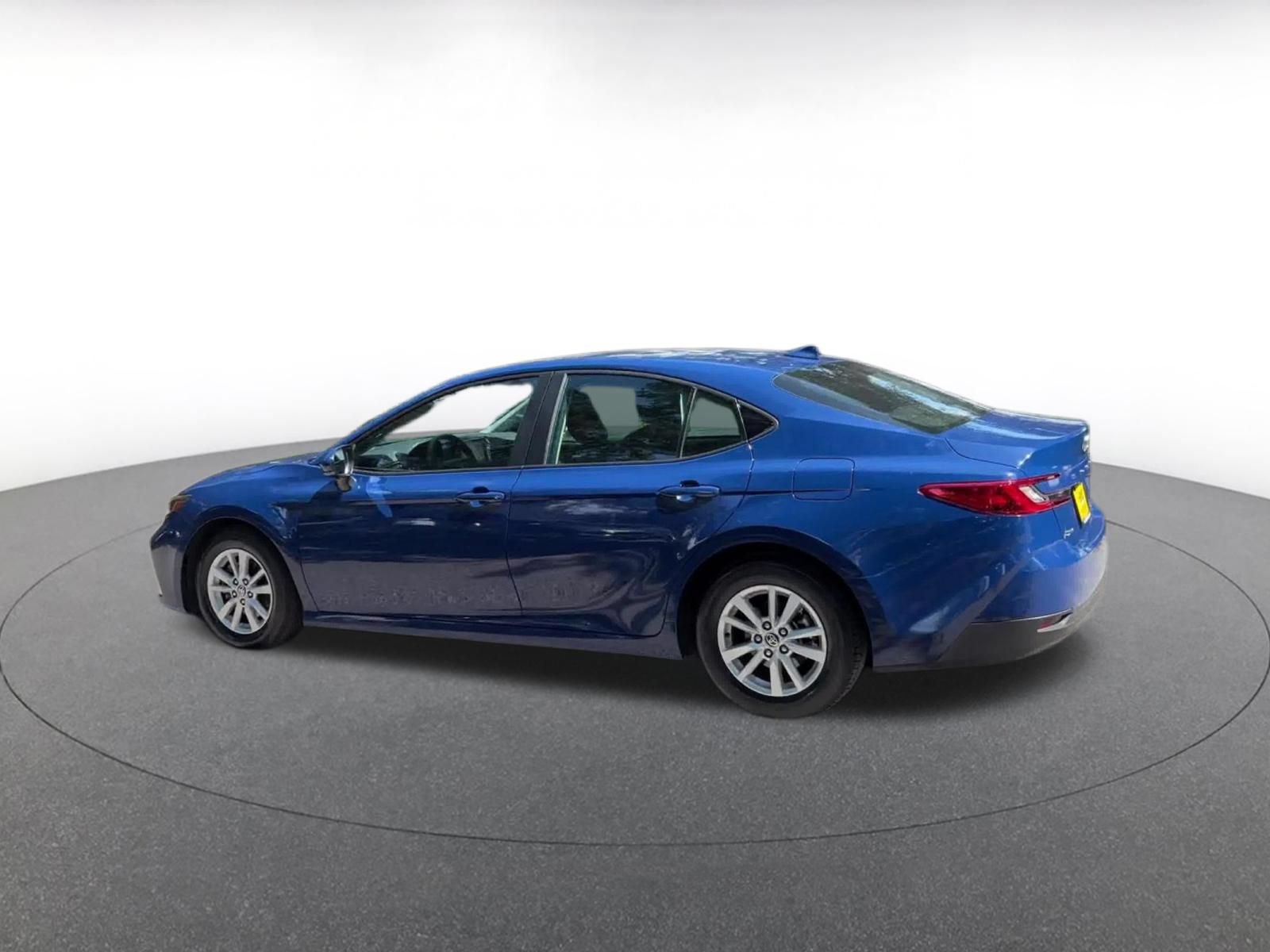 Used 2025 Toyota Camry LE FWD image 17