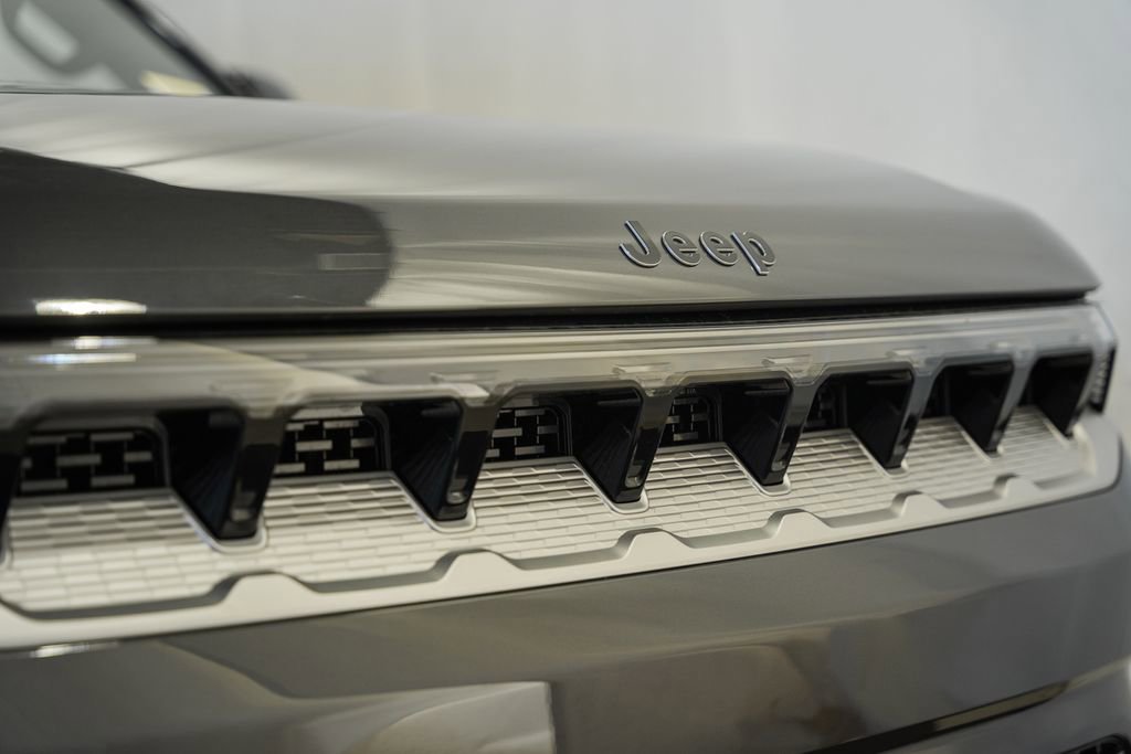 New 2026 Jeep Grand Wagoneer L 4WD image 12