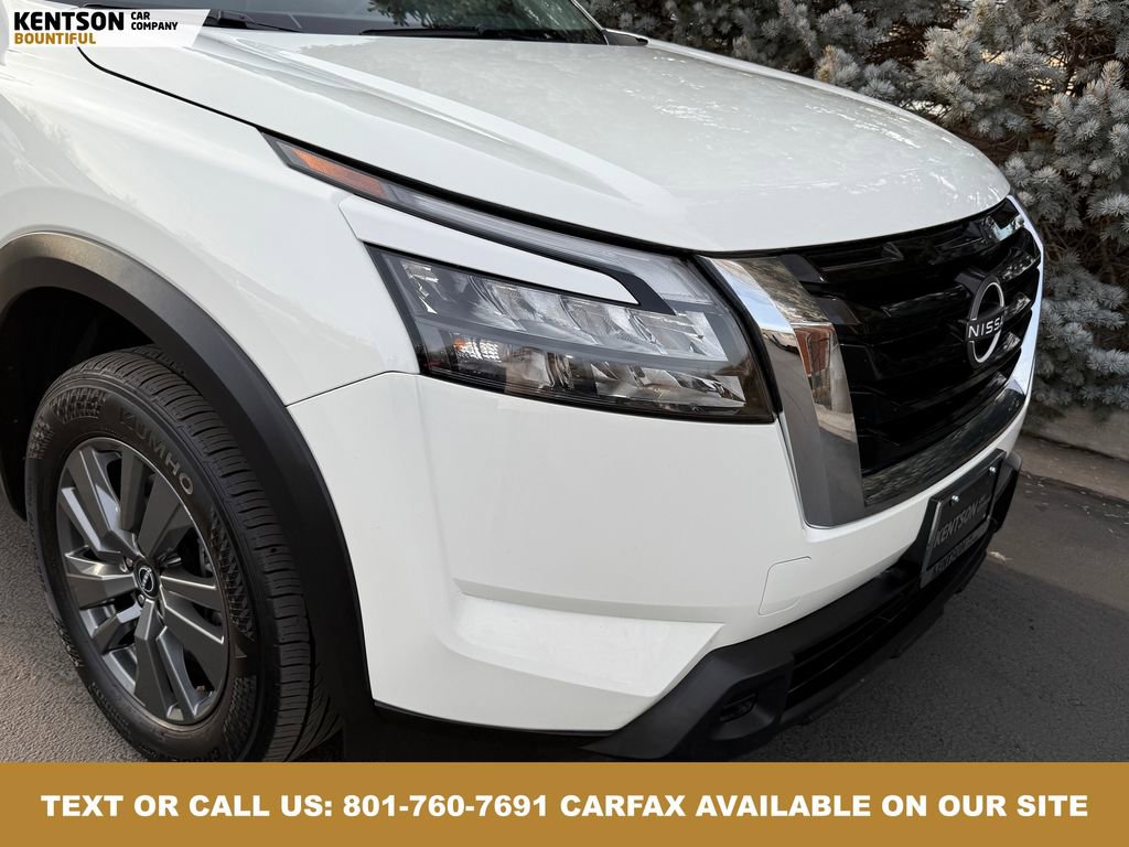 Used 2024 Nissan Pathfinder S image 13