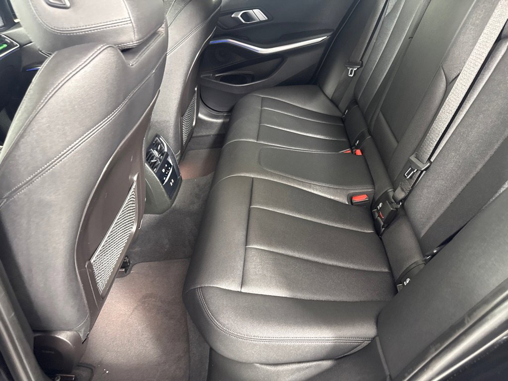 Used 2021 BMW 330i Sedan w/ M Sport Package image 23