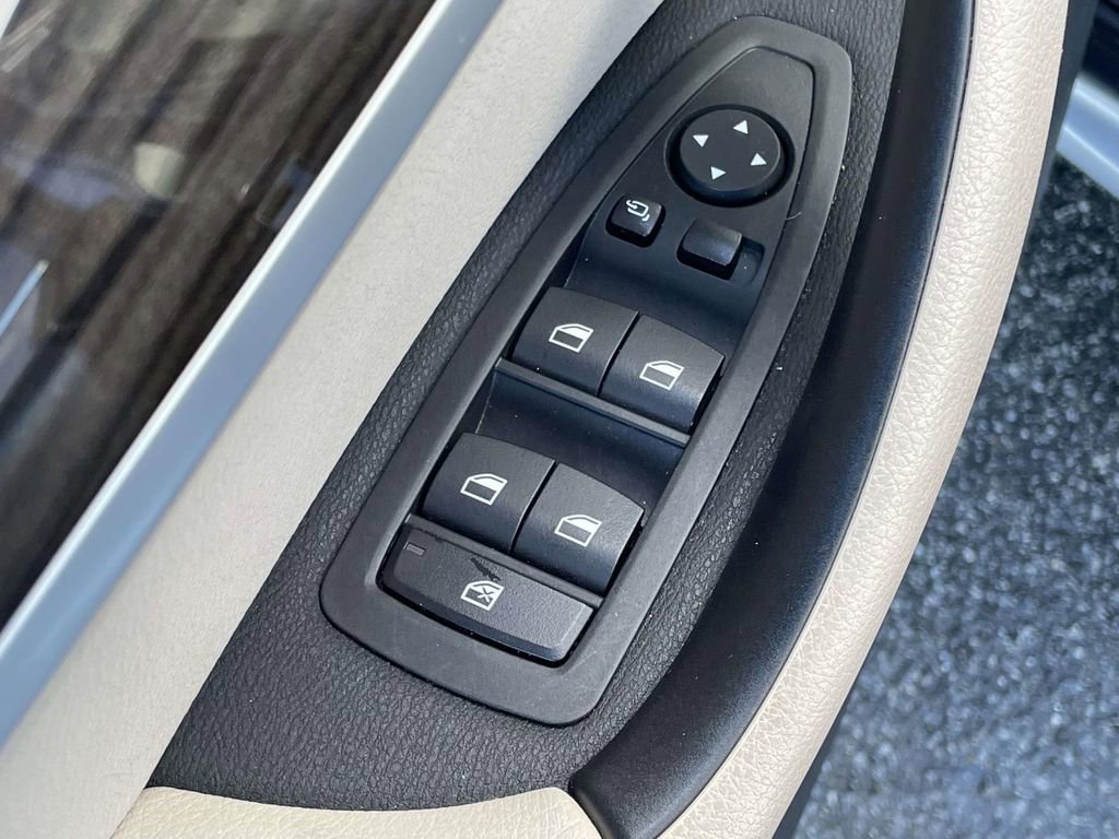 Used 2021 BMW X1 xDrive28i w/ Convenience Package image 6