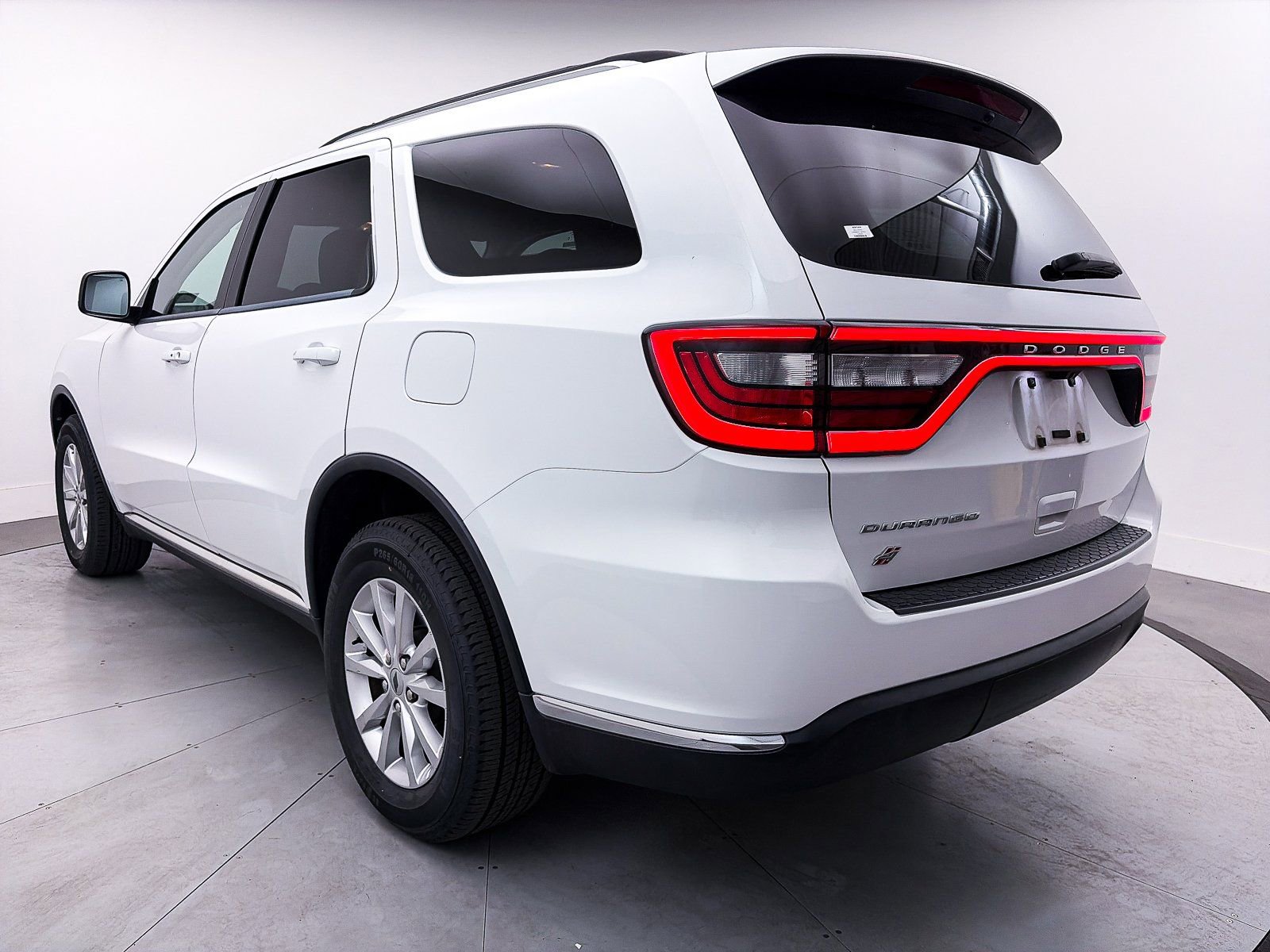 Used 2022 Dodge Durango SXT image 11